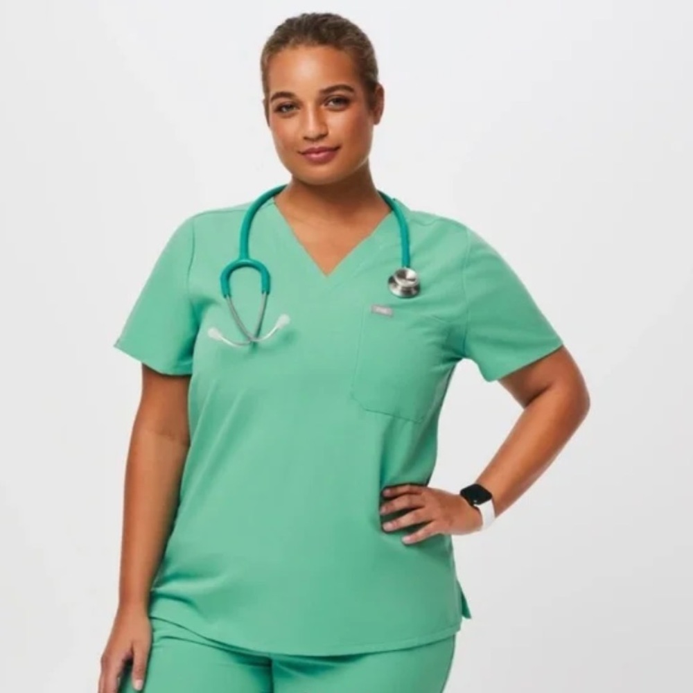 FIGS Women’s Catarina One-Pocket Top - Surgical Green - Size: 2XL - NWT